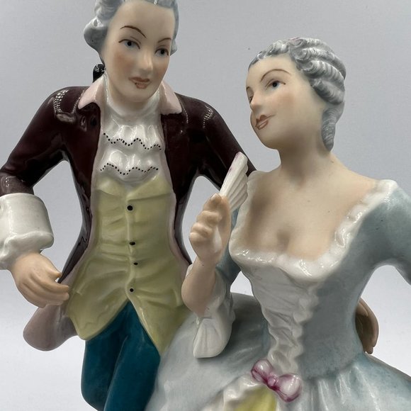 Rare find Vintage Royal Dux Bohemia Figurine of Couple #3802 CZECHOSLOVAKIA - Picture 2 of 9